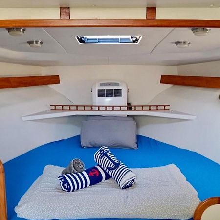 Cozy Private Two Rooms Yacht In Barcelona - Boat In Port Forum Sant Adria de Besos Bagian luar foto